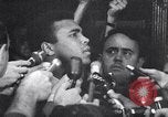 Standbild Muhammad Ali weigert sich militärischen Eid Houston Texas USA, 1967, aus Sekunde 26 historischem Filmmaterial Videoclip 65675035373