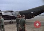 Immagine di I soldati USA Tan Son Nhut Air Force Base Vietnam, 1967, secondo 7 filmato di repertorio 65675035391