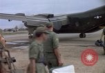 Immagine di I soldati USA Tan Son Nhut Air Force Base Vietnam, 1967, secondo 13 filmato di repertorio 65675035391