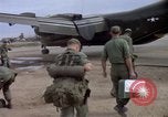 Immagine di I soldati USA Tan Son Nhut Air Force Base Vietnam, 1967, secondo 15 filmato di repertorio 65675035391
