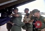 Immagine di I soldati USA Tan Son Nhut Air Force Base Vietnam, 1967, secondo 25 filmato di repertorio 65675035391