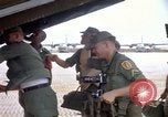 Immagine di I soldati USA Tan Son Nhut Air Force Base Vietnam, 1967, secondo 26 filmato di repertorio 65675035391