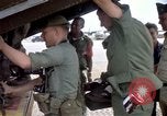Immagine di I soldati USA Tan Son Nhut Air Force Base Vietnam, 1967, secondo 31 filmato di repertorio 65675035391