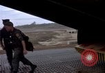 Immagine di I soldati USA Tan Son Nhut Air Force Base Vietnam, 1967, secondo 38 filmato di repertorio 65675035391