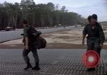 Immagine di I soldati USA Tan Son Nhut Air Force Base Vietnam, 1967, secondo 40 filmato di repertorio 65675035391