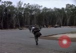 Immagine di I soldati USA Tan Son Nhut Air Force Base Vietnam, 1967, secondo 43 filmato di repertorio 65675035391