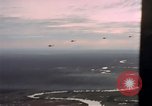Standbild UH 1D Hubschrauber Binh Duong Provinz Süd Vietnam, 1967, aus Sekunde 45 historischem Filmmaterial Videoclip 65675035392