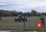 Immagine di Gli abitanti di un villaggio vietnamita Binh Duong provincia Sud Vietnam, 1967, secondo 43 filmato di repertorio 65675035393