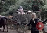 Immagine di Gli abitanti di un villaggio vietnamita Binh Duong provincia Sud Vietnam, 1967, secondo 61 filmato di repertorio 65675035393
