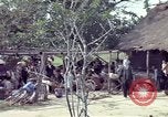 Immagine di Vietcong sospetti Binh Duong provincia Sud Vietnam, 1967, secondo 26 filmato di repertorio 65675035394