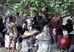 Immagine di Vietcong sospetti Binh Duong provincia Sud Vietnam, 1967, secondo 34 filmato di repertorio 65675035394