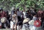 Immagine di Vietcong sospetti Binh Duong provincia Sud Vietnam, 1967, secondo 35 filmato di repertorio 65675035394