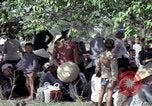 Immagine di Vietcong sospetti Binh Duong provincia Sud Vietnam, 1967, secondo 41 filmato di repertorio 65675035394