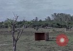 Immagine di Vietcong sospetti Binh Duong provincia Sud Vietnam, 1967, secondo 42 filmato di repertorio 65675035394