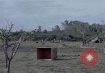 Immagine di Vietcong sospetti Binh Duong provincia Sud Vietnam, 1967, secondo 43 filmato di repertorio 65675035394