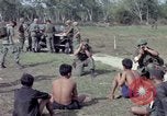 Immagine di Vietcong sospetti Binh Duong provincia Sud Vietnam, 1967, secondo 52 filmato di repertorio 65675035394