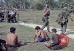 Immagine di Vietcong sospetti Binh Duong provincia Sud Vietnam, 1967, secondo 56 filmato di repertorio 65675035394
