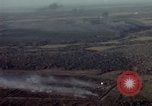 Standbild UH 1D Hubschrauber Binh Duong Provinz Süd Vietnam, 1967, aus Sekunde 13 historischem Filmmaterial Videoclip 65675035395