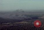 Standbild UH 1D Hubschrauber Binh Duong Provinz Süd Vietnam, 1967, aus Sekunde 26 historischem Filmmaterial Videoclip 65675035395