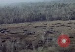 Standbild UH 1D Hubschrauber Binh Duong Provinz Süd Vietnam, 1967, aus Sekunde 43 historischem Filmmaterial Videoclip 65675035395