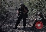 Standbild US Army Soldaten Binh Duong Provinz Süd Vietnam, 1967, aus Sekunde 12 historischem Filmmaterial Videoclip 65675035396