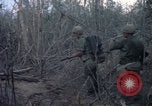 Standbild US Army Soldaten Binh Duong Provinz Süd Vietnam, 1967, aus Sekunde 34 historischem Filmmaterial Videoclip 65675035396