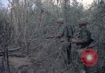 Standbild US Army Soldaten Binh Duong Provinz Süd Vietnam, 1967, aus Sekunde 37 historischem Filmmaterial Videoclip 65675035396