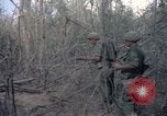 Standbild US Army Soldaten Binh Duong Provinz Süd Vietnam, 1967, aus Sekunde 38 historischem Filmmaterial Videoclip 65675035396