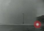 Standbild hohe Windgeschwindigkeiten Donostia-San Sebastián Spanien, 1962, aus Sekunde 13 historischem Filmmaterial Videoclip 65675035414