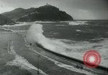Standbild hohe Windgeschwindigkeiten Donostia-San Sebastián Spanien, 1962, aus Sekunde 15 historischem Filmmaterial Videoclip 65675035414