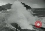 Standbild hohe Windgeschwindigkeiten Donostia-San Sebastián Spanien, 1962, aus Sekunde 17 historischem Filmmaterial Videoclip 65675035414