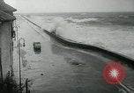 Standbild hohe Windgeschwindigkeiten Donostia-San Sebastián Spanien, 1962, aus Sekunde 31 historischem Filmmaterial Videoclip 65675035414