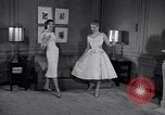 Immagine di Modelli New York City USA, 1956, secondo 12 filmato di repertorio 65675035437