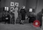 Immagine di Modelli New York City USA, 1956, secondo 35 filmato di repertorio 65675035437