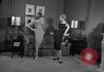 Immagine di Modelli New York City USA, 1956, secondo 37 filmato di repertorio 65675035437