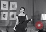 Immagine di Modelli New York City USA, 1956, secondo 46 filmato di repertorio 65675035437