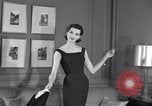 Immagine di Modelli New York City USA, 1956, secondo 47 filmato di repertorio 65675035437