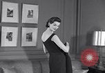 Immagine di Modelli New York City USA, 1956, secondo 49 filmato di repertorio 65675035437