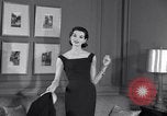 Immagine di Modelli New York City USA, 1956, secondo 51 filmato di repertorio 65675035437