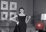 Immagine di Modelli New York City USA, 1956, secondo 53 filmato di repertorio 65675035437