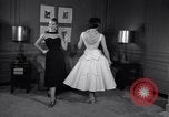Immagine di Modelli New York City USA, 1956, secondo 58 filmato di repertorio 65675035437