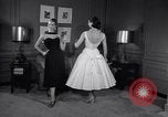 Immagine di Modelli New York City USA, 1956, secondo 59 filmato di repertorio 65675035437