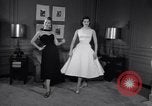 Immagine di Modelli New York City USA, 1956, secondo 61 filmato di repertorio 65675035437