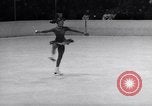 Immagine di Carol Heiss Garmisch-Partenkirchen Germania, 1956, secondo 15 filmato di repertorio 65675035440