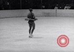 Immagine di Carol Heiss Garmisch-Partenkirchen Germania, 1956, secondo 18 filmato di repertorio 65675035440
