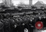 Standbild russische Truppen Ost Berlin Deutschland, 1958, aus Sekunde 25 historischem Filmmaterial Videoclip 65675035445