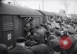 Standbild russische Truppen Ost Berlin Deutschland, 1958, aus Sekunde 38 historischem Filmmaterial Videoclip 65675035445