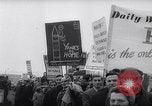Standbild britischen Kommunisten Vereinigtes Königreich, 1958, aus Sekunde 18 historischem Filmmaterial Videoclip 65675035446