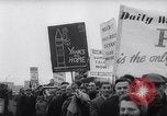 Standbild britischen Kommunisten Vereinigtes Königreich, 1958, aus Sekunde 19 historischem Filmmaterial Videoclip 65675035446
