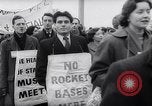 Standbild britischen Kommunisten Vereinigtes Königreich, 1958, aus Sekunde 25 historischem Filmmaterial Videoclip 65675035446